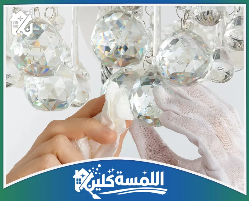 شركة تنظيف ثريات بالبخار بالرياض 0544035701 | شركة اللمسة كلين نحرص في شركتنا علي تقديم خدمة تنظيف ثريات بالبخار بالرياض حيث نحرص علي استخدام احد المعدات المتطورة في استعادة لمعان وبريق الثرايا.