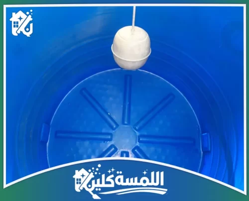 تنظيف خزانات البولي كربونيت بالرياض 0544035701 شركة اللمسة كلين فني متخصص أثناء تنظيف خزان مياه لضمان أعلى مستويات النقاء.