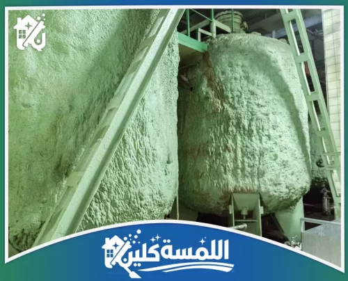 عزل حراري للخزانات بالرياض 0544035701 شركة اللمسة كلين استخدام أفضل تقنيات العزل الحراري والمائي للخزانات لضمان ديمومة أطول وحماية من الصدأ.